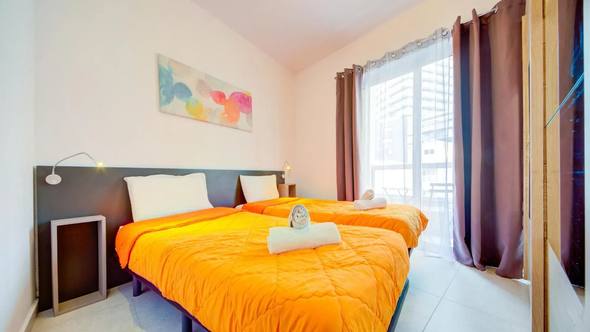 Amazing Location In St Julian'S, Paceville 2 Bedroom, With Balcony By Vaganza Saint Julian's Malta