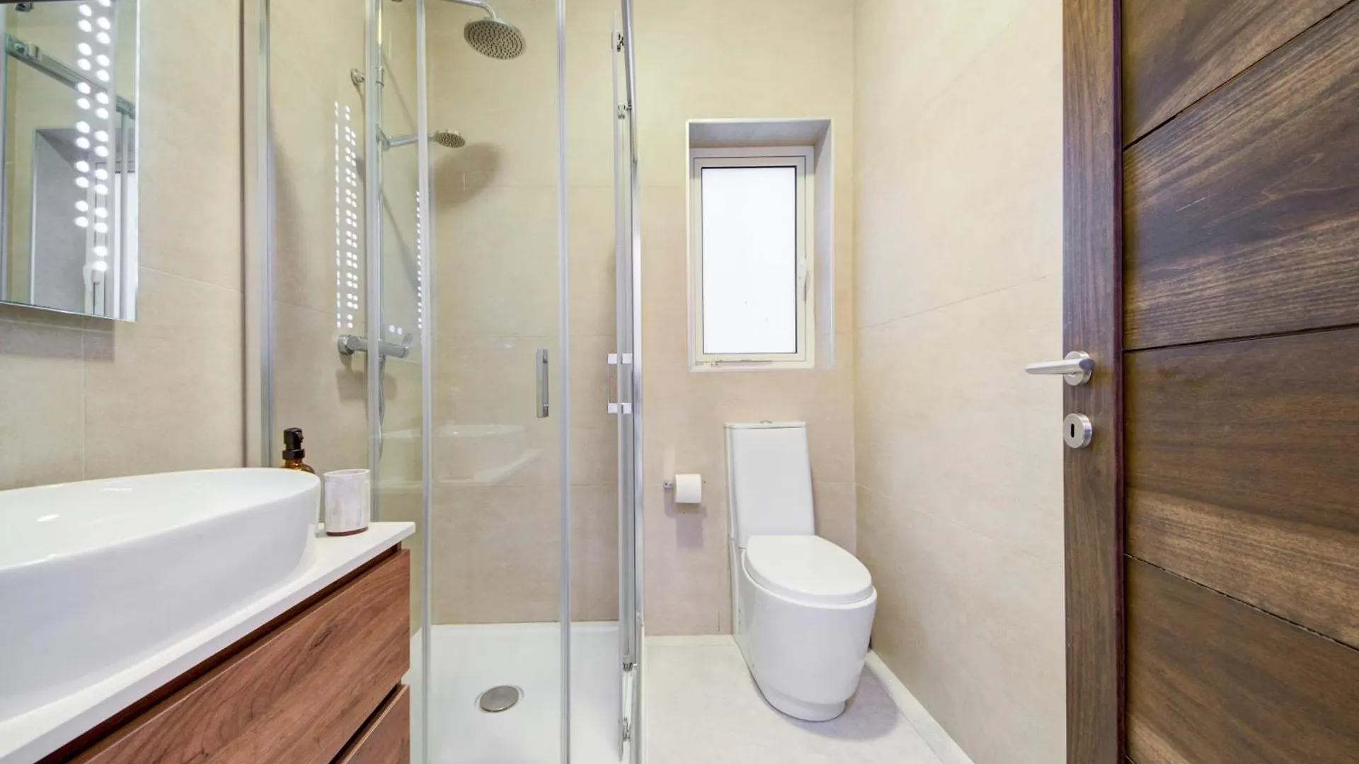 Apartment Amazing Location In St Julian'S, Paceville 2 Bedroom, With Balcony By Vaganza Saint Julian's Malta