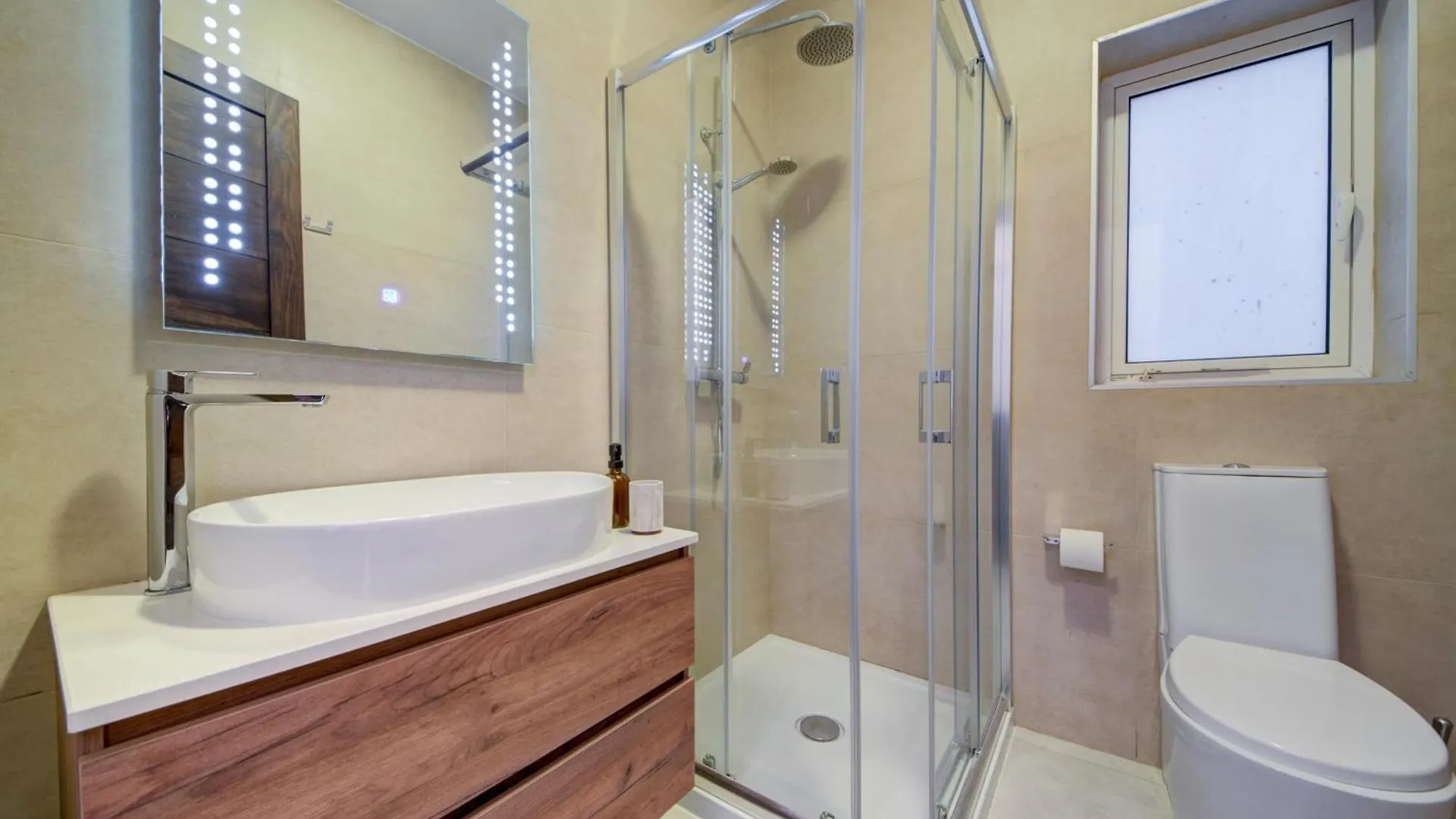 Amazing Location In St Julian'S, Paceville 2 Bedroom, With Balcony By Vaganza Saint Julian's