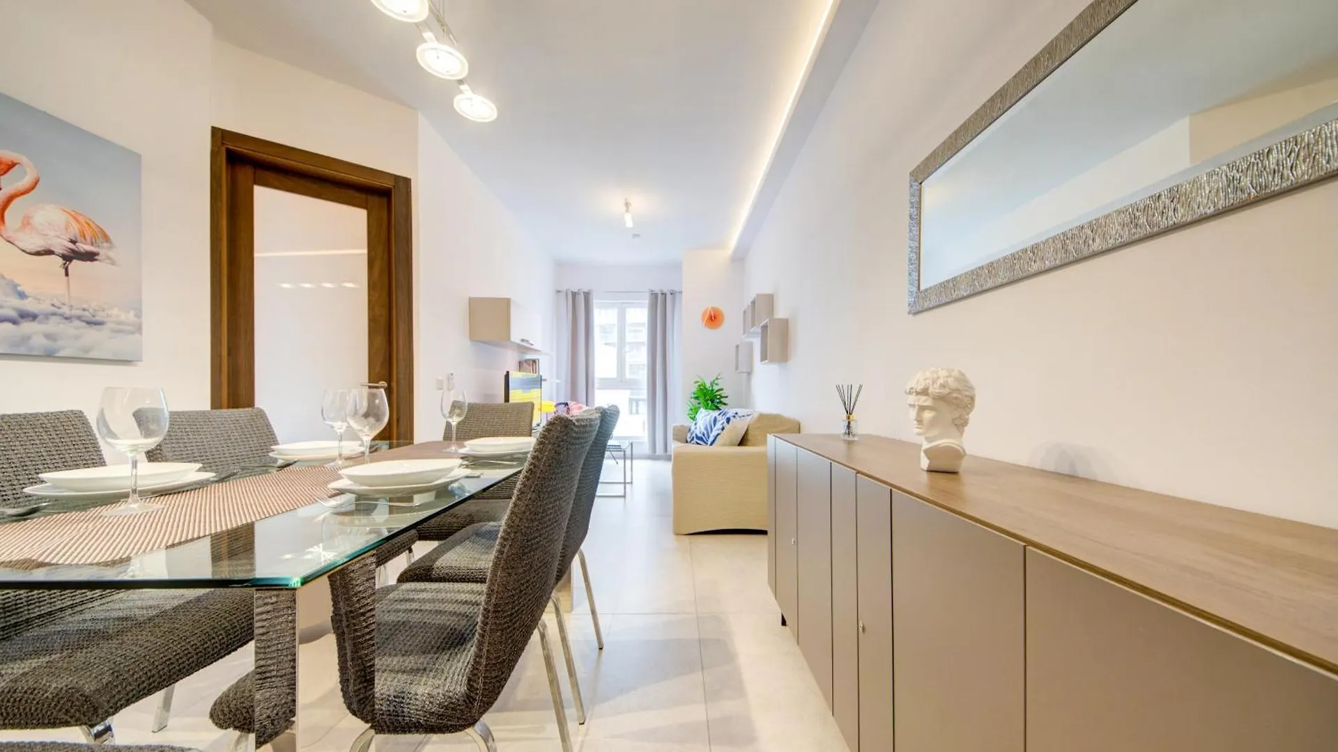 Amazing Location In St Julian'S, Paceville 2 Bedroom, With Balcony By Vaganza Saint Julian's