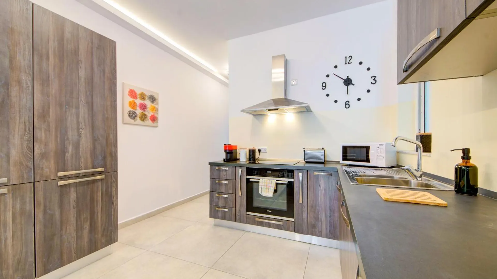 Amazing Location In St Julian'S, Paceville 2 Bedroom, With Balcony By Vaganza Saint Julian's