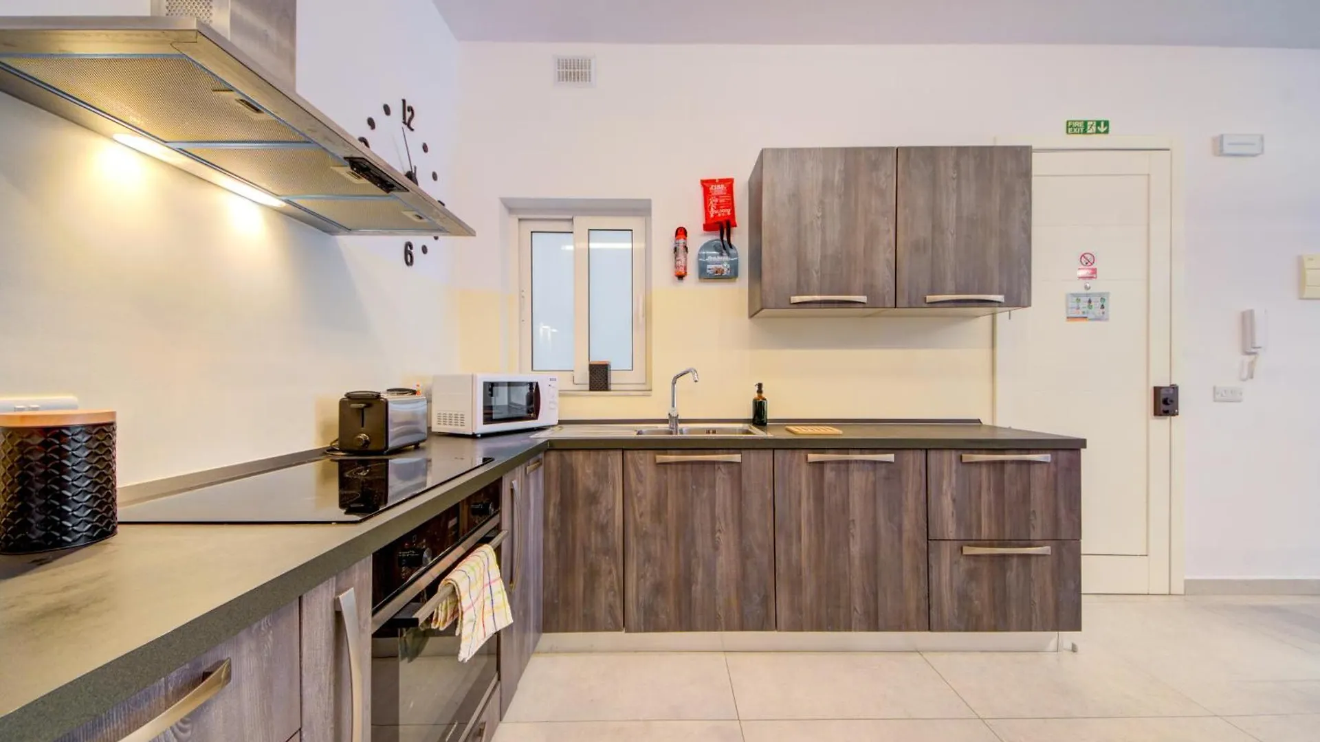 Apartment Amazing Location In St Julian'S, Paceville 2 Bedroom, With Balcony By Vaganza Saint Julian's Malta
