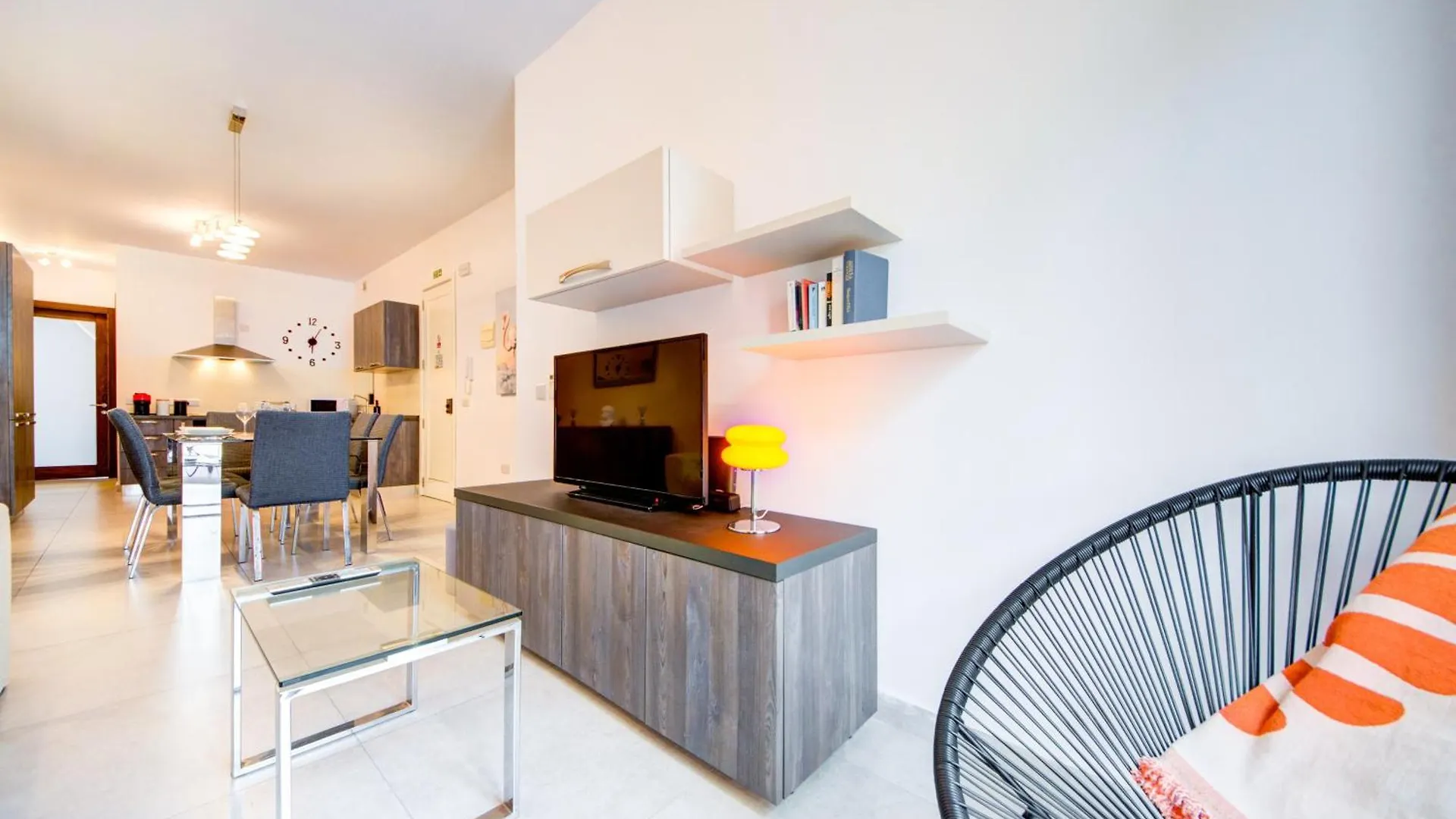 Amazing Location In St Julian'S, Paceville 2 Bedroom, With Balcony By Vaganza Saint Julian's 0*,